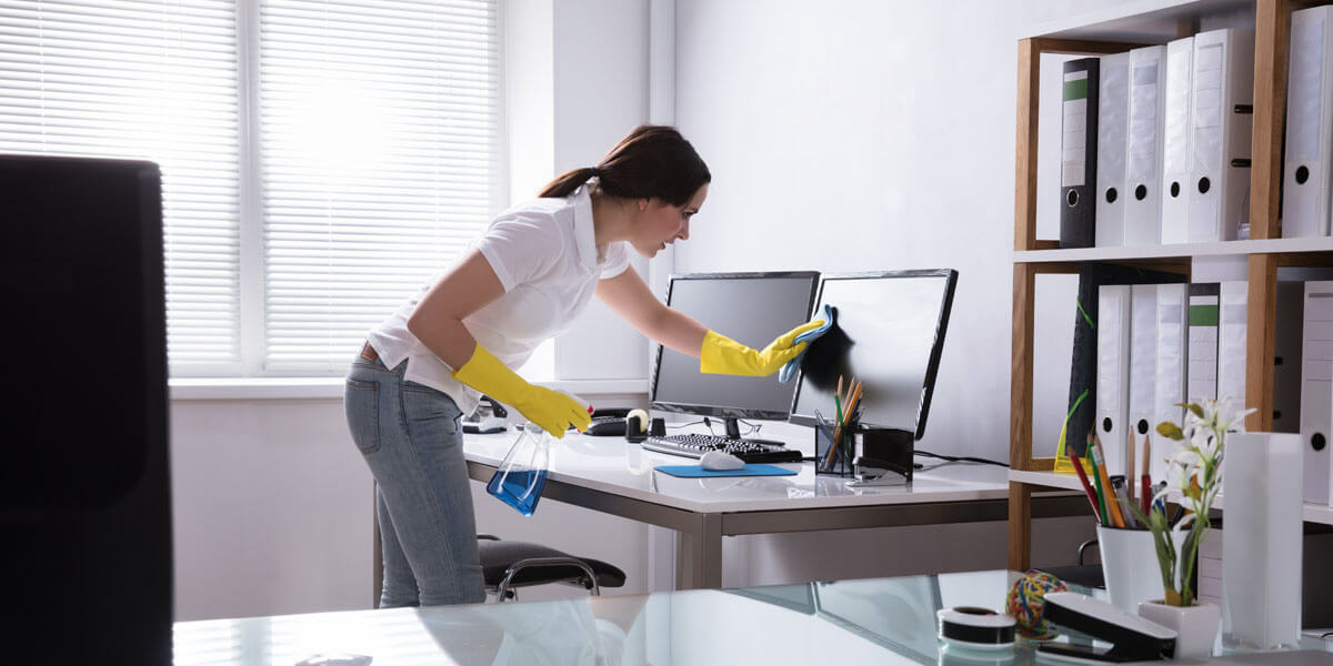 Dicas de limpeza para escritório em casa - Trampar Online